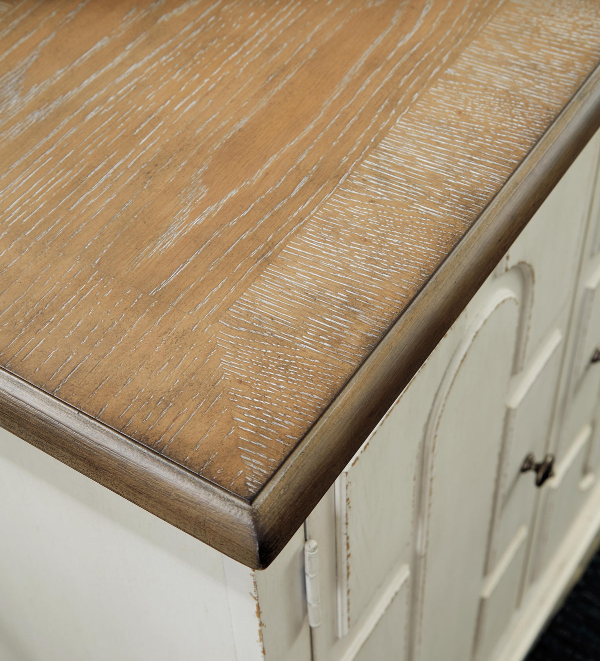 Roranville Accent Cabinet - A4000268 - finish or detail (supplier image 11)