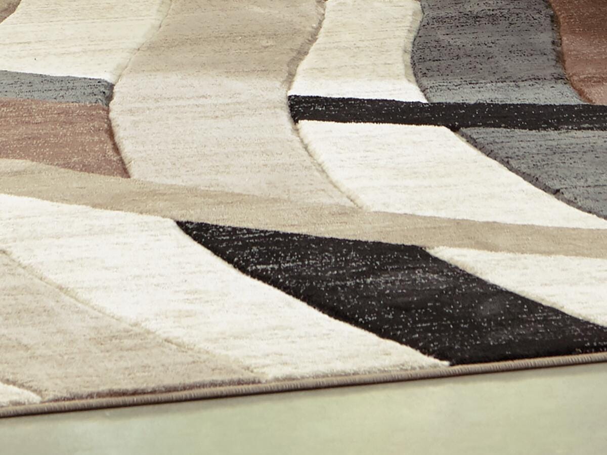 Jacinth 6'6" x 9'6" Rug