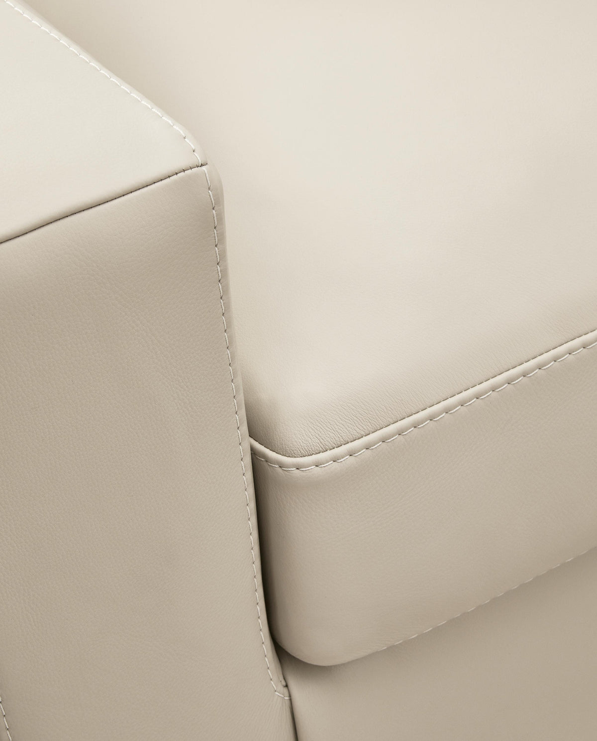 Treasure Trove Loveseat - 1930435 - finish or detail (supplier image 6)