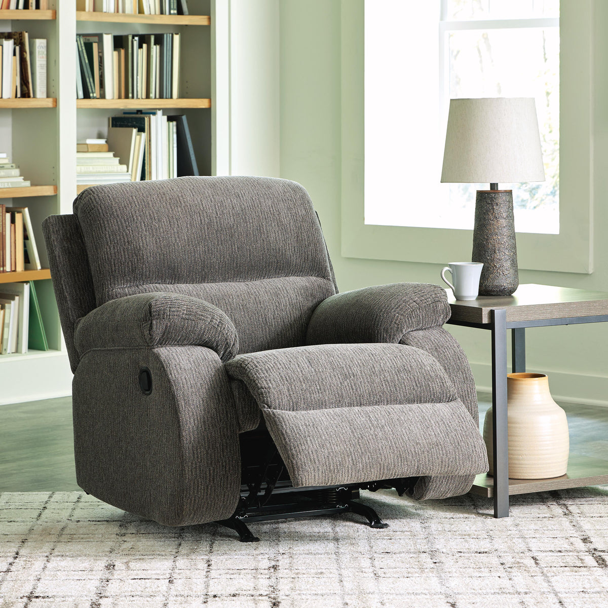 Scranto Recliner - 6650225 - product view or room setting; only recliner included (supplier image 8)