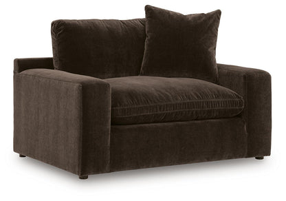 Maxton Heights Oversized Chair - 6780723 - product view or room setting; only chair included (supplier image 5)