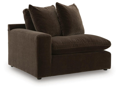 Maxton Heights Sectional - 67807S4, 67807S5, 67807S3, 67807S2, 67807S1 - product view or room setting; complete kit and included component views (supplier image 14)