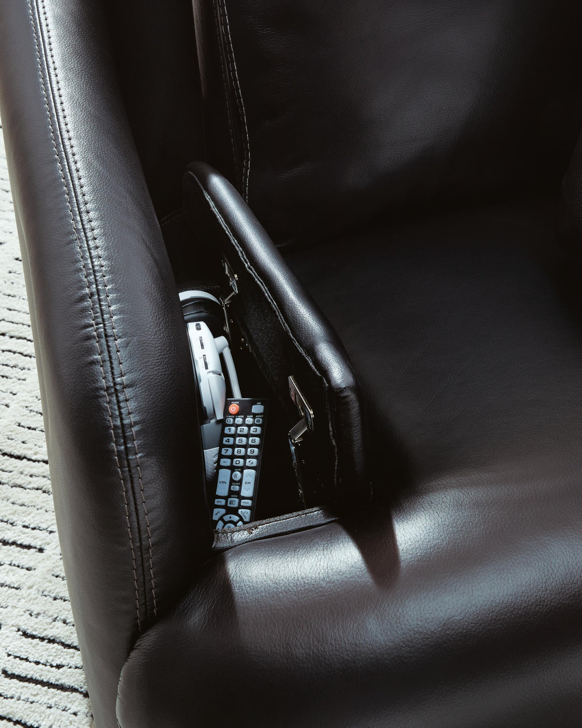 Modmax II Swivel Glider Recliner - 7430561 - finish or detail (supplier image 8)