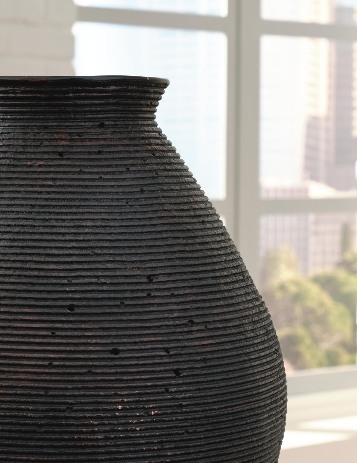 Hannela Vase - A2000512 - finish or detail (supplier image 7)
