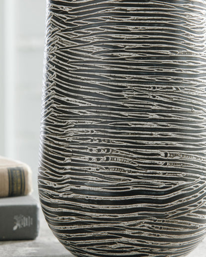 Fynn Vase - A2000515 - finish or detail (supplier image 3)