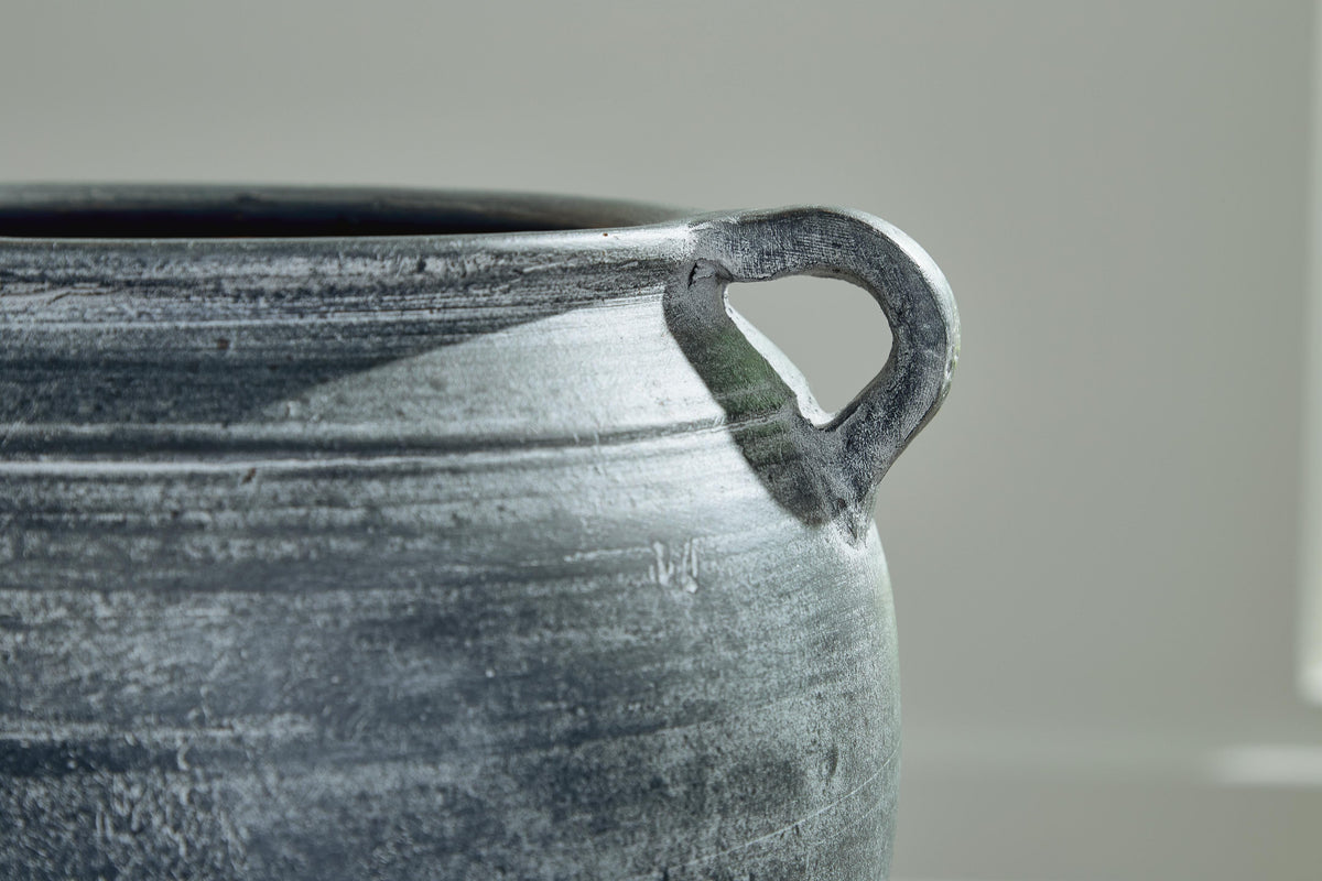 Meadie Vase - A2000628 - finish or detail (supplier image 4)