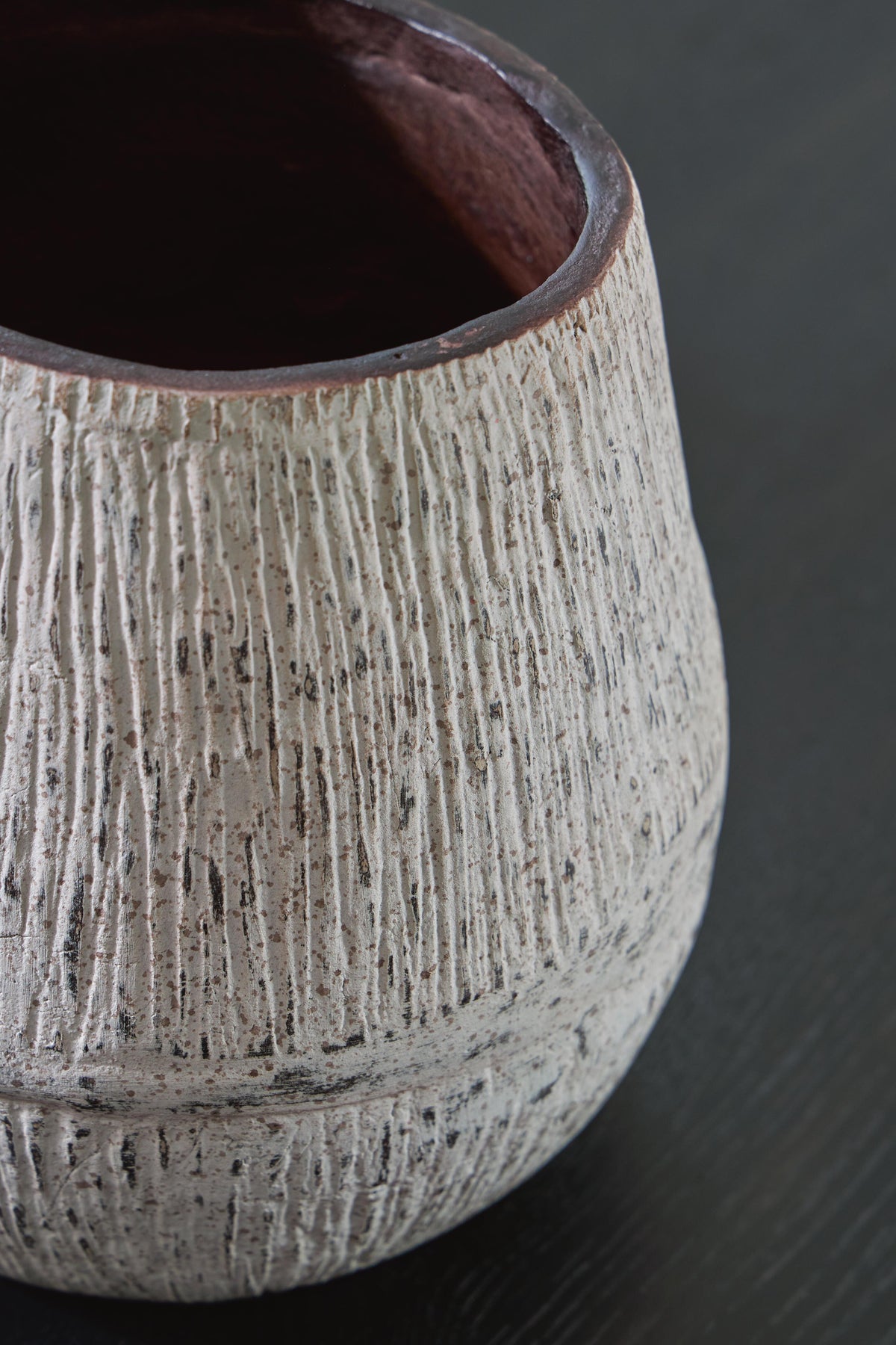 Claymount Vase - A2000635 - finish or detail (supplier image 8)