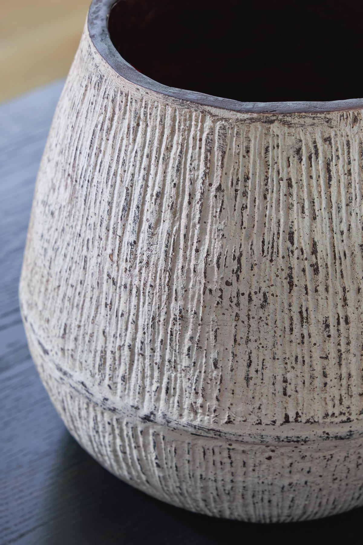 Claymount Vase - A2000636 - finish or detail (supplier image 3)