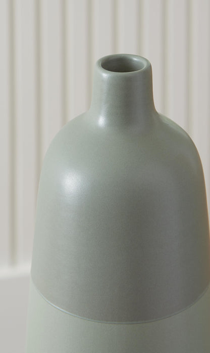 Peerland Vase - A2000655 - finish or detail (supplier image 3)