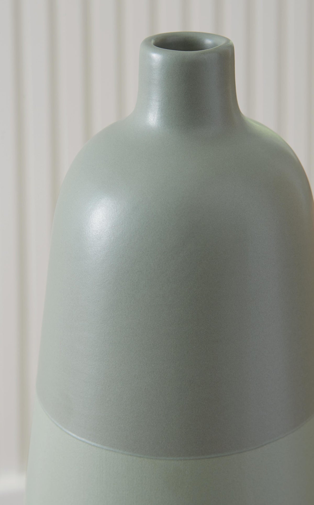 Peerland Vase - A2000656 - finish or detail (supplier image 8)