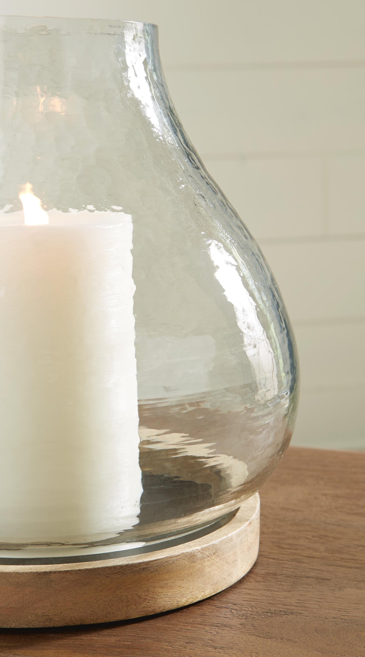 Adalisen Candle Holder - A2000679 - finish or detail (supplier image 3)