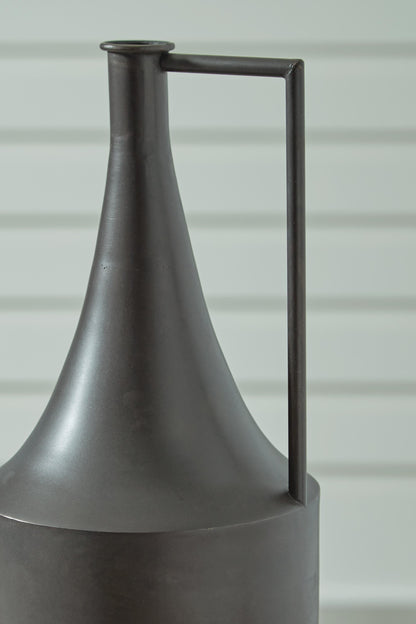 Zainforth Vase - A2000695 - finish or detail (supplier image 4)