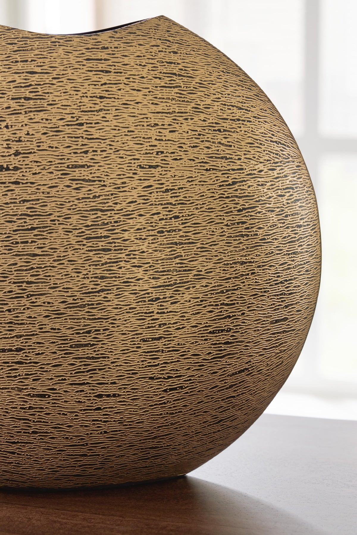Iansboro Vase - A2000696 - finish or detail (supplier image 4)