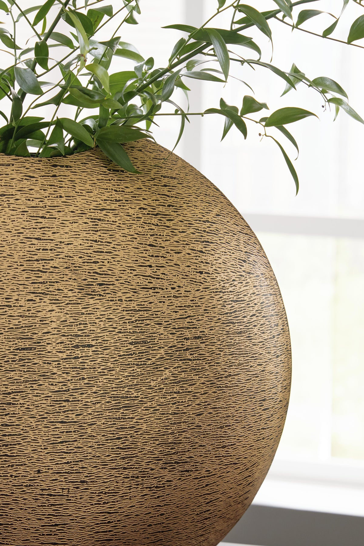 Iansboro Vase - A2000697 - finish or detail (supplier image 10)