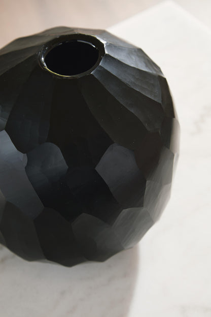Ryanford Vase - A2000717 - finish or detail (supplier image 8)