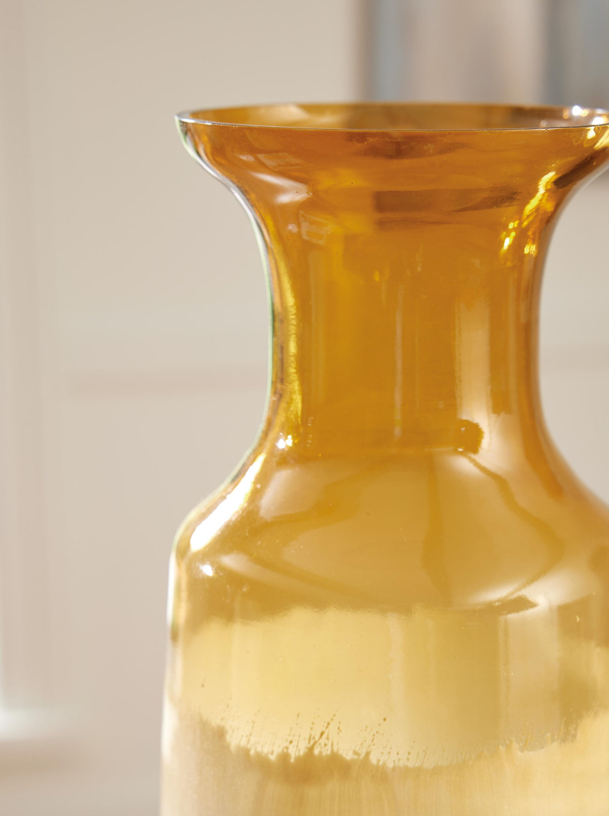 Wynburg Vase - A2000723 - finish or detail (supplier image 8)