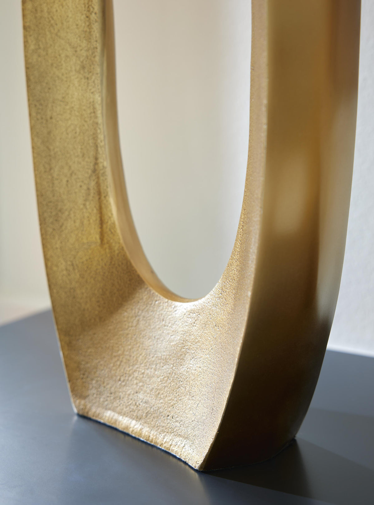 Lawtonville Vase - A2000752 - finish or detail (supplier image 4)