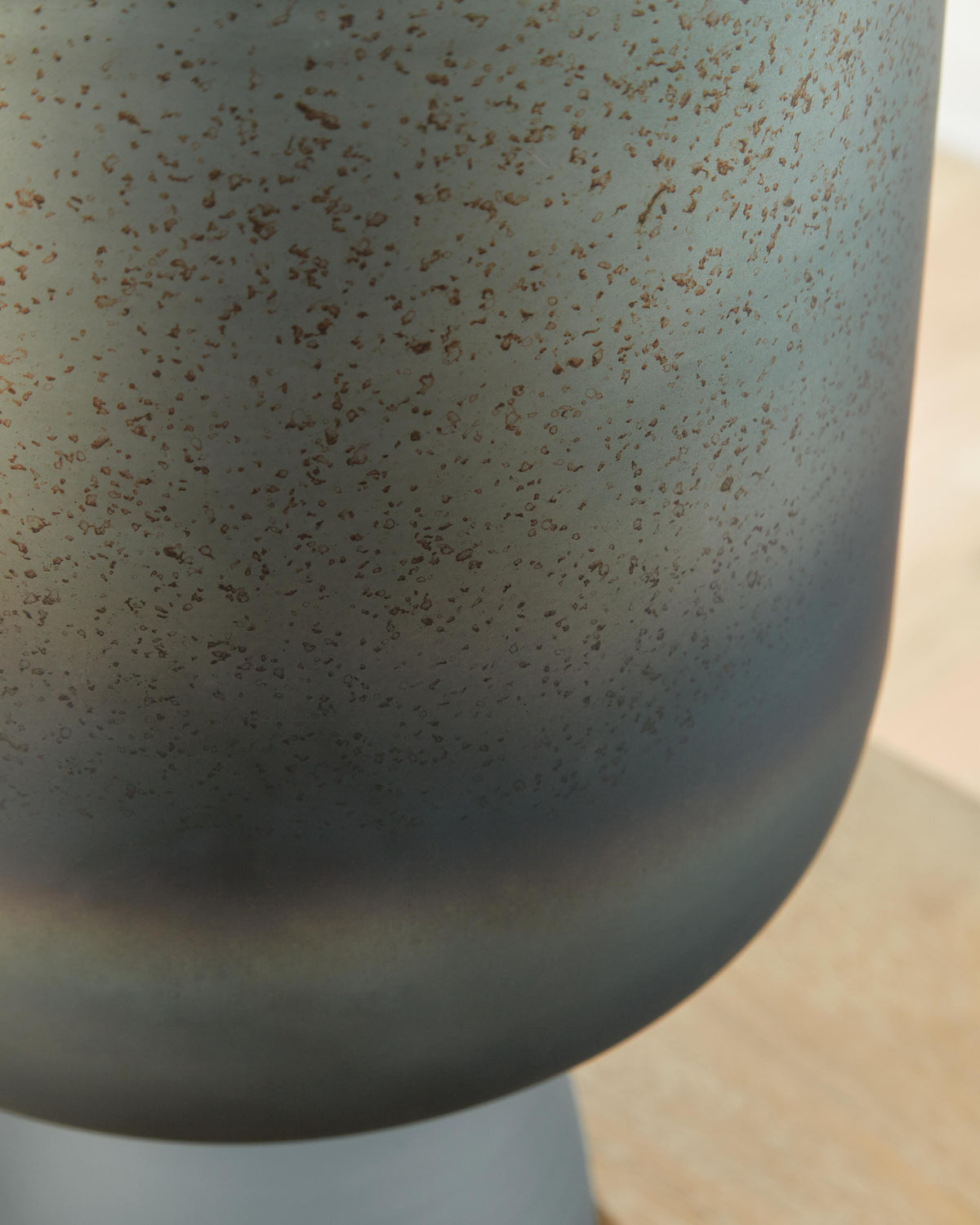 Pennmore Vase - A2000814 - finish or detail (supplier image 9)
