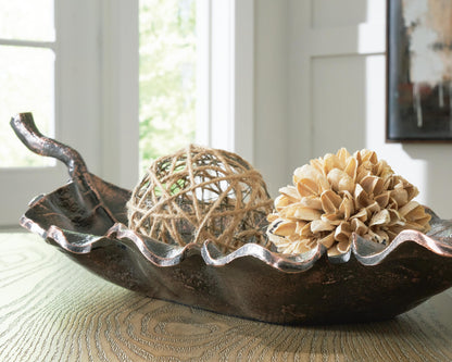 Avermund Sculpture - A2000819 - finish or detail (supplier image 4)