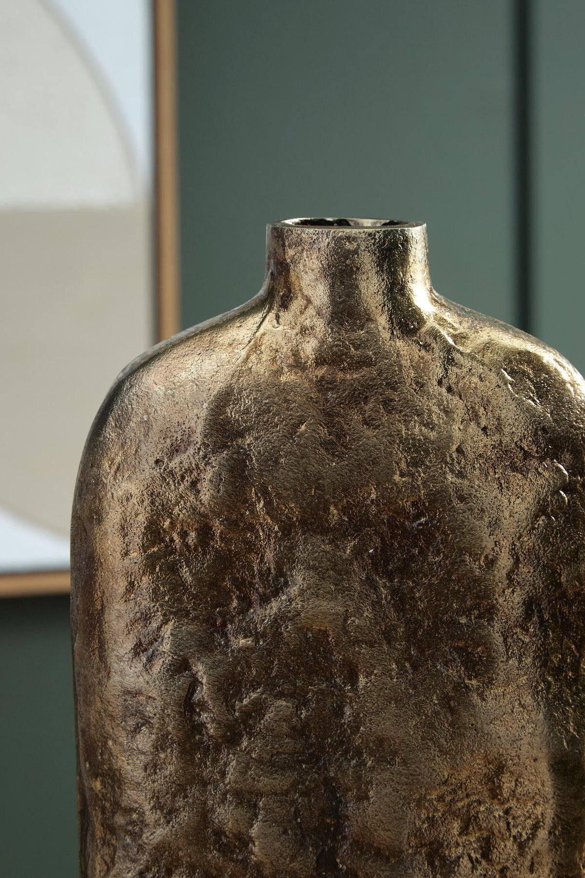 Wallmond Vase - A2000822 - finish or detail (supplier image 4)