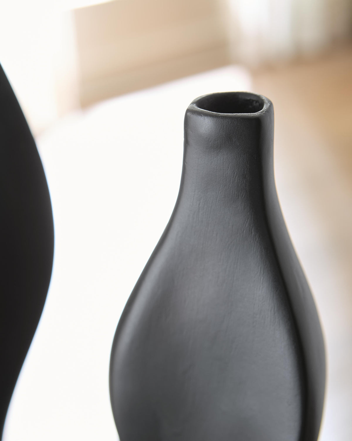 Judsen Vase - A2000836 - finish or detail (supplier image 4)