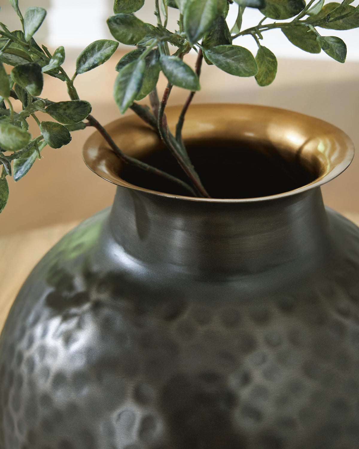 Woody Vase - A2000844 - finish or detail (supplier image 7)