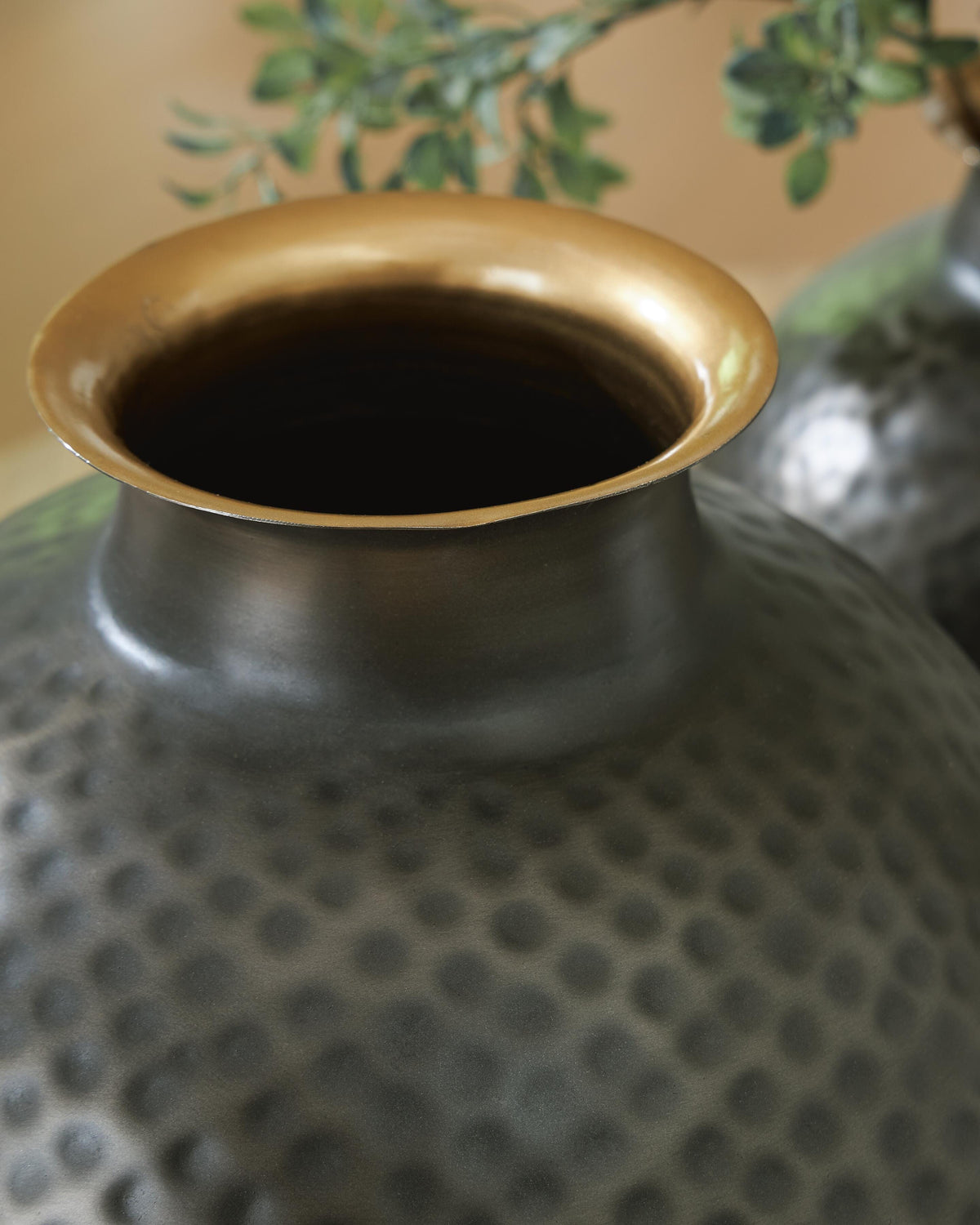 Woody Vase - A2000845 - finish or detail (supplier image 3)