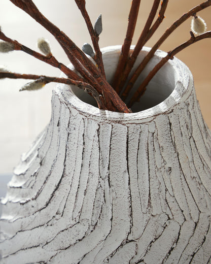 Shelvie Vase - A2000849 - finish or detail (supplier image 3)