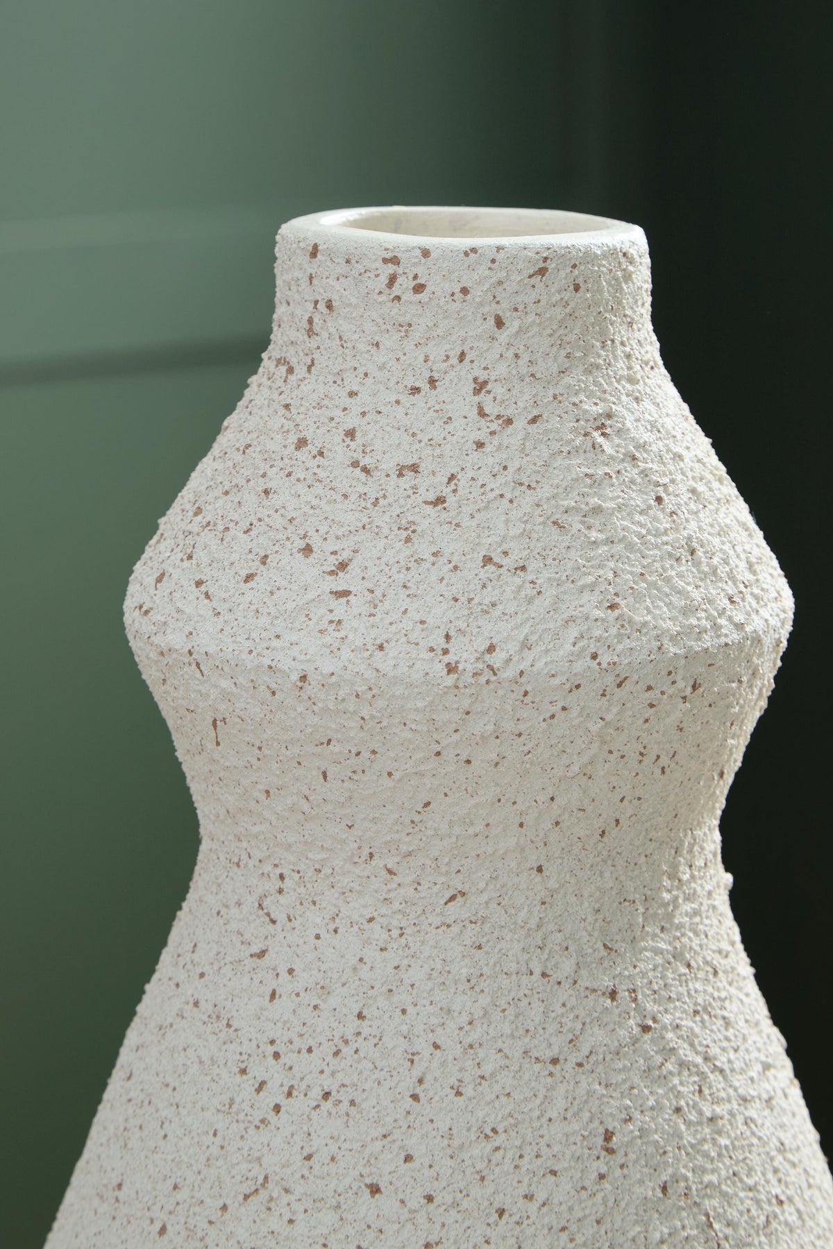 Dawthorne Vase - A2000851 - finish or detail (supplier image 3)