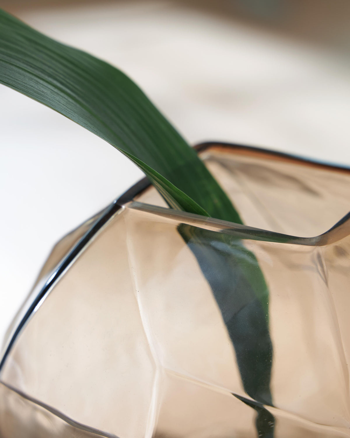 Ewart Vase - A2000867 - finish or detail (supplier image 3)