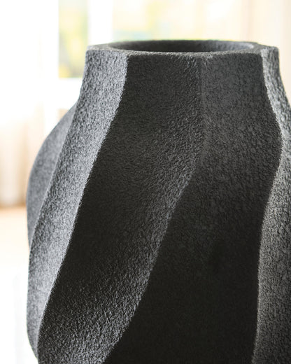 Judworth Vase - A2000875 - finish or detail (supplier image 4)