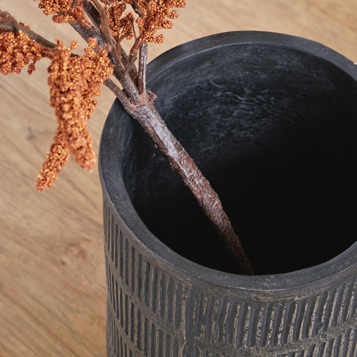 Beninworth Vase - A2000878 - finish or detail (supplier image 4)