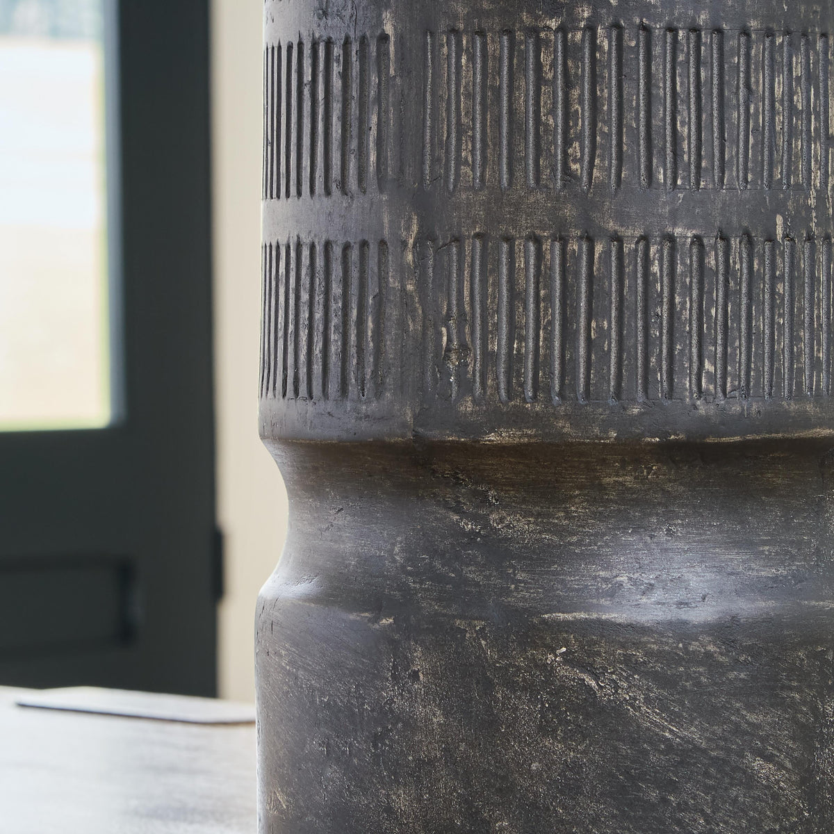 Beninworth Vase - A2000879 - finish or detail (supplier image 9)