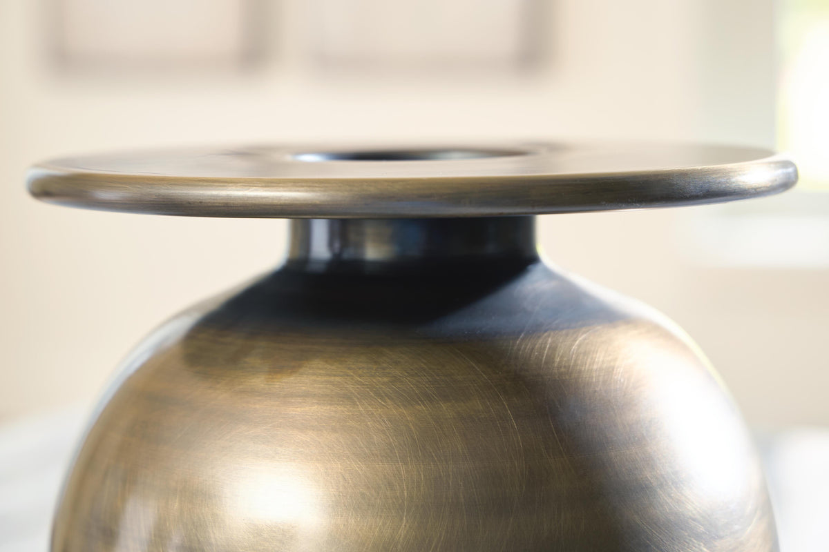 Fedorleigh Vase - A2000893 - finish or detail (supplier image 9)
