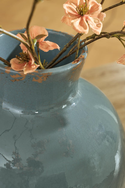 Giliburgh Vase - A2000958 - finish or detail (supplier image 9)