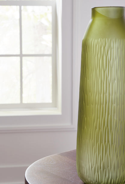 Scottyard Indoor/Outdoor Vase - A2900009 - finish or detail (supplier image 3)