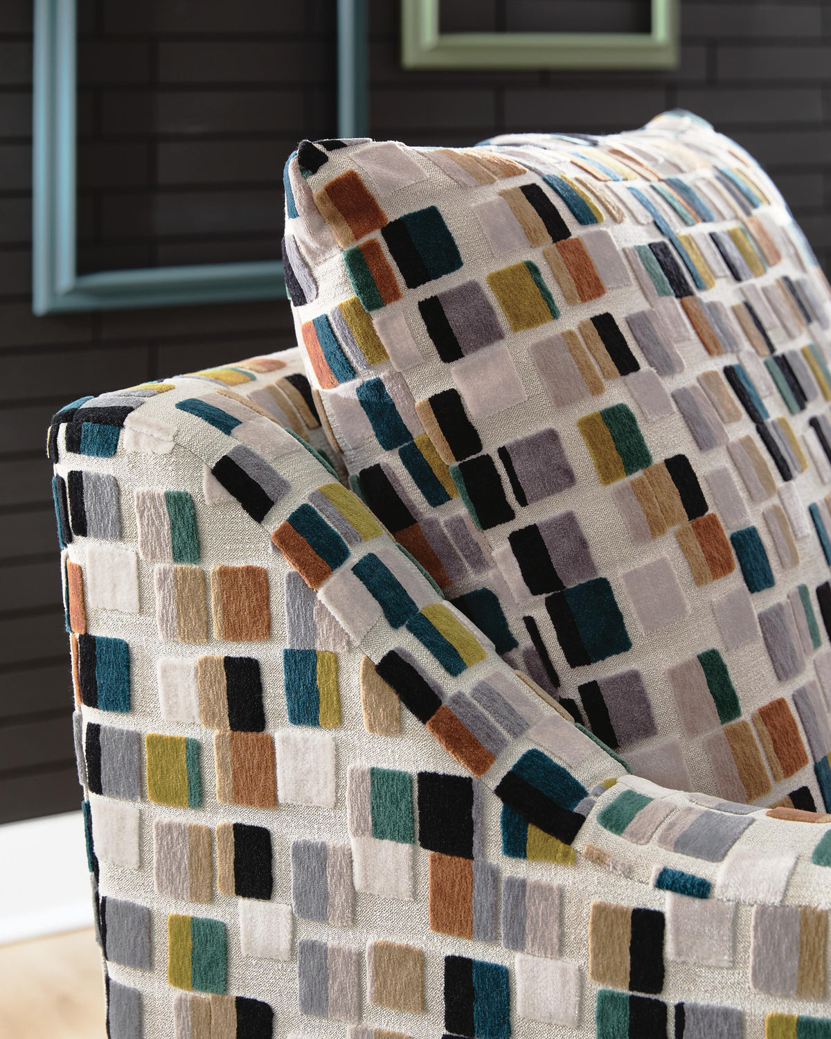 Fenna Accent Chair - A3000749 - finish or detail (supplier image 6)