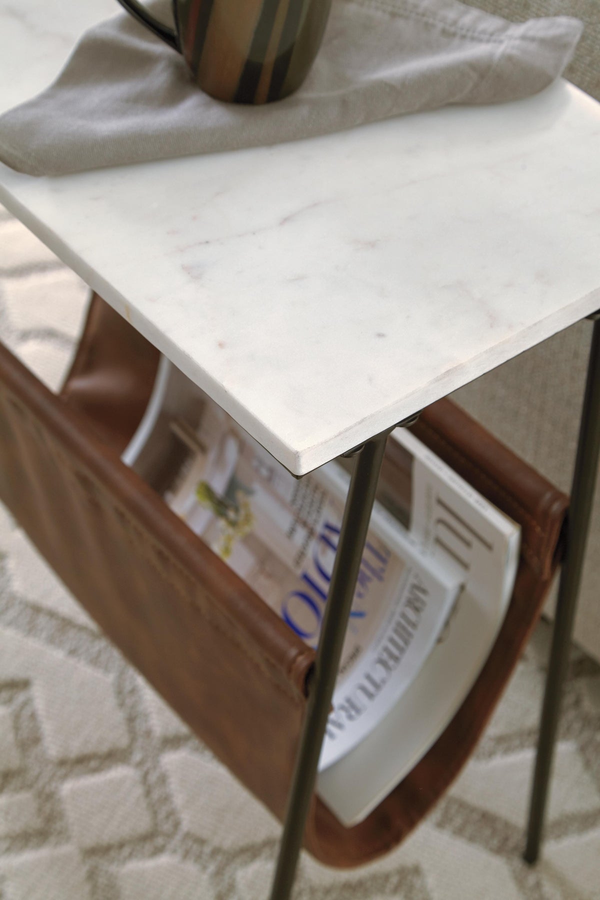 Etanbury Accent Table - A4000254 - finish or detail (supplier image 7)