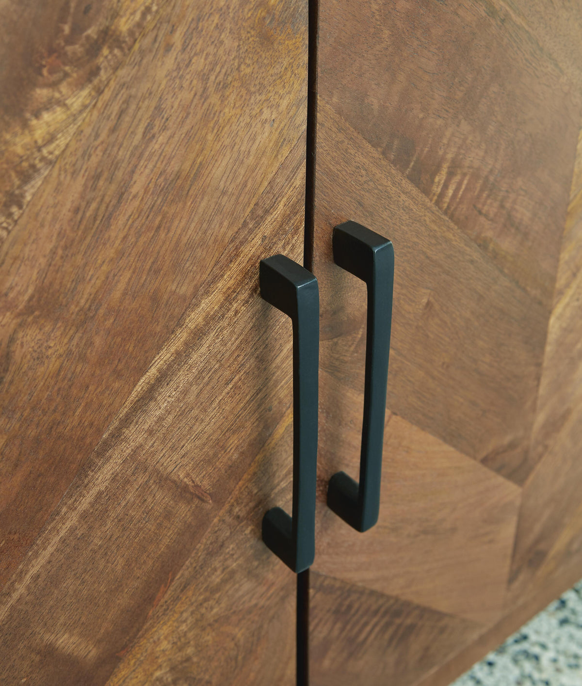 Prattville Accent Cabinet - A4000308 - finish or detail (supplier image 7)