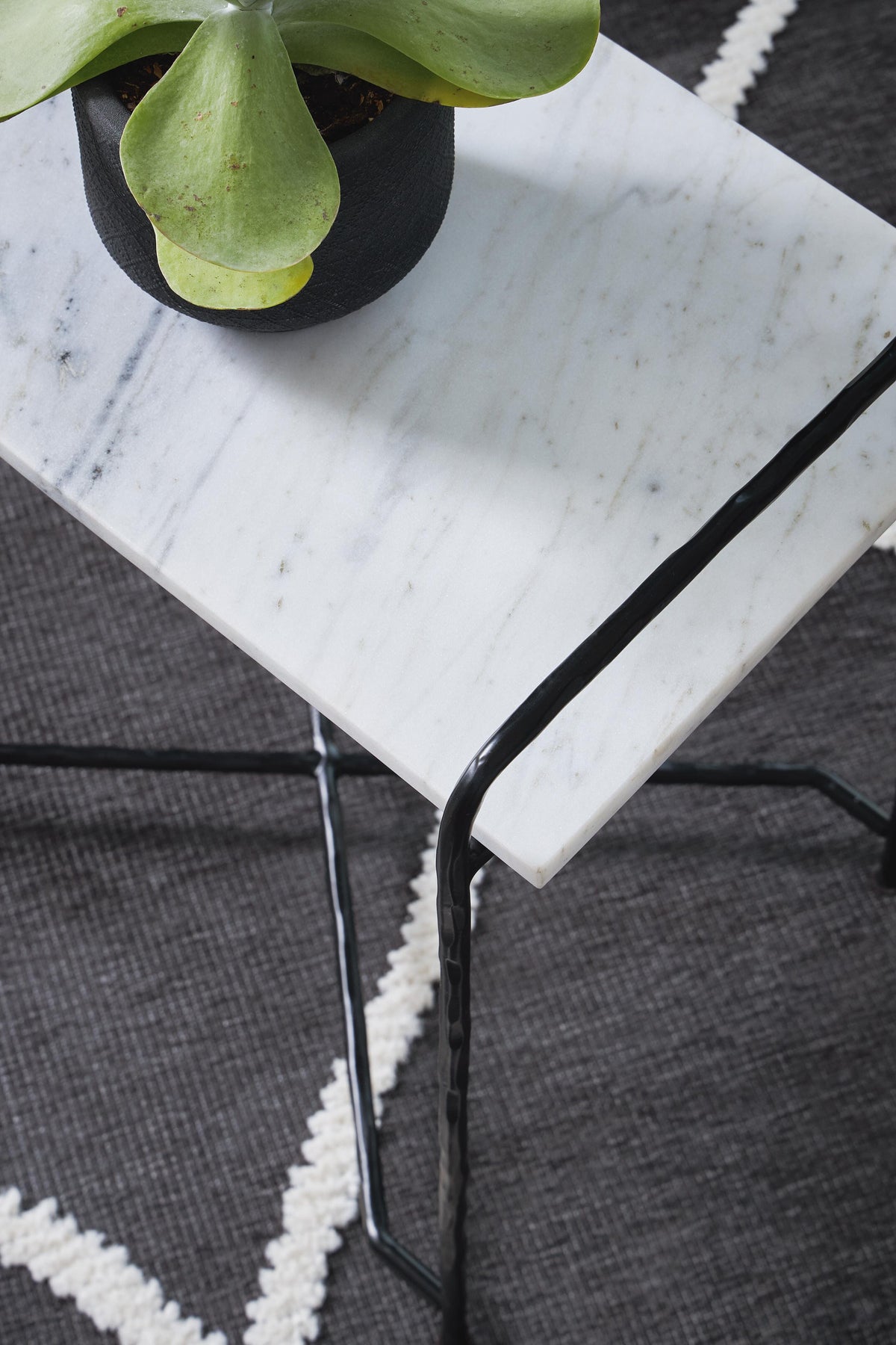 Ashber Accent Table - A4000609 - finish or detail (supplier image 5)