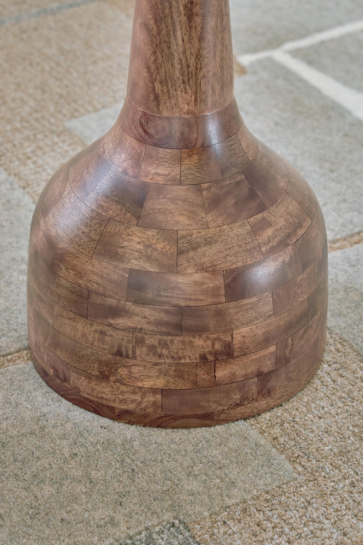 Joville Accent Table - A4000627 - finish or detail (supplier image 4)