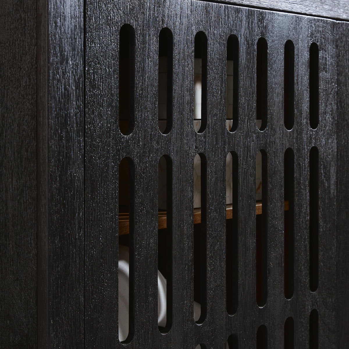Vallisburg Accent Cabinet - A4000644 - finish or detail (supplier image 7)