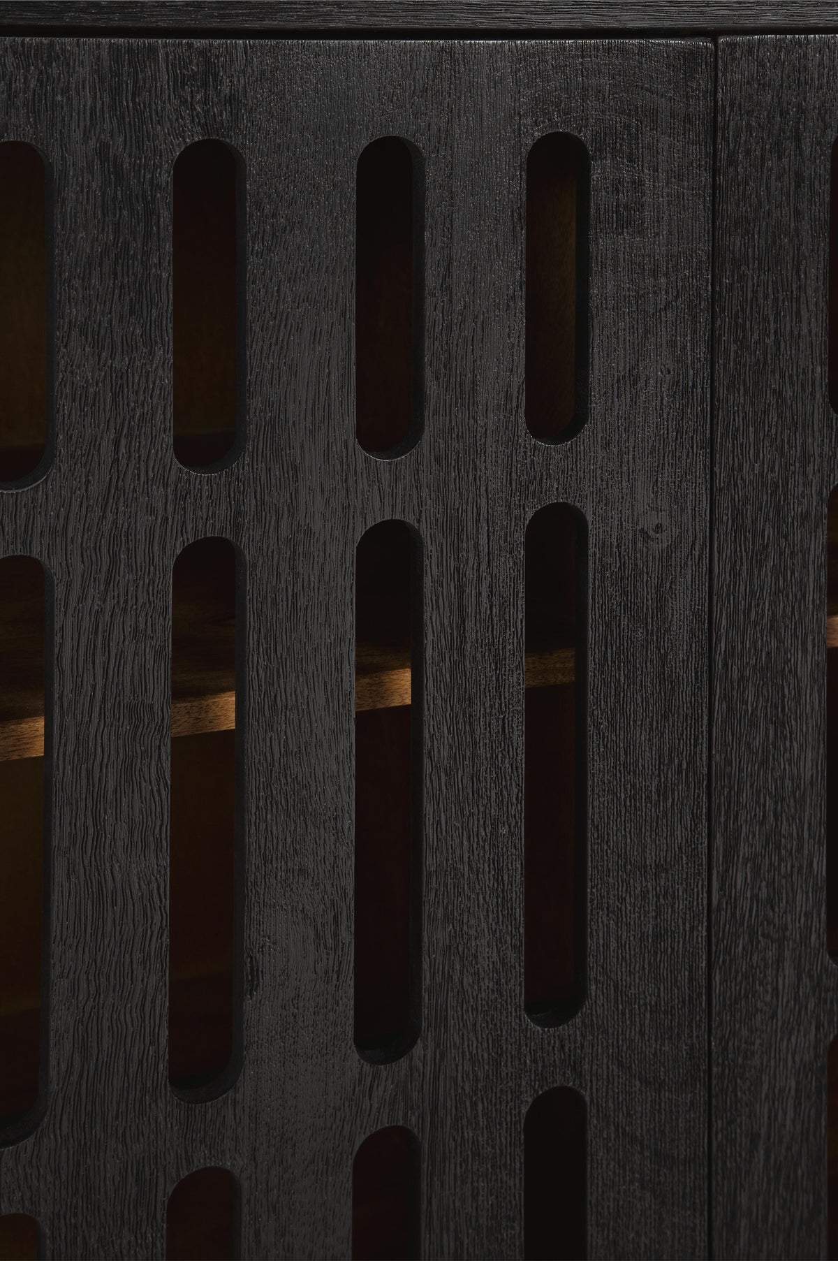 Vallisburg Accent Cabinet - A4000644 - finish or detail (supplier image 9)