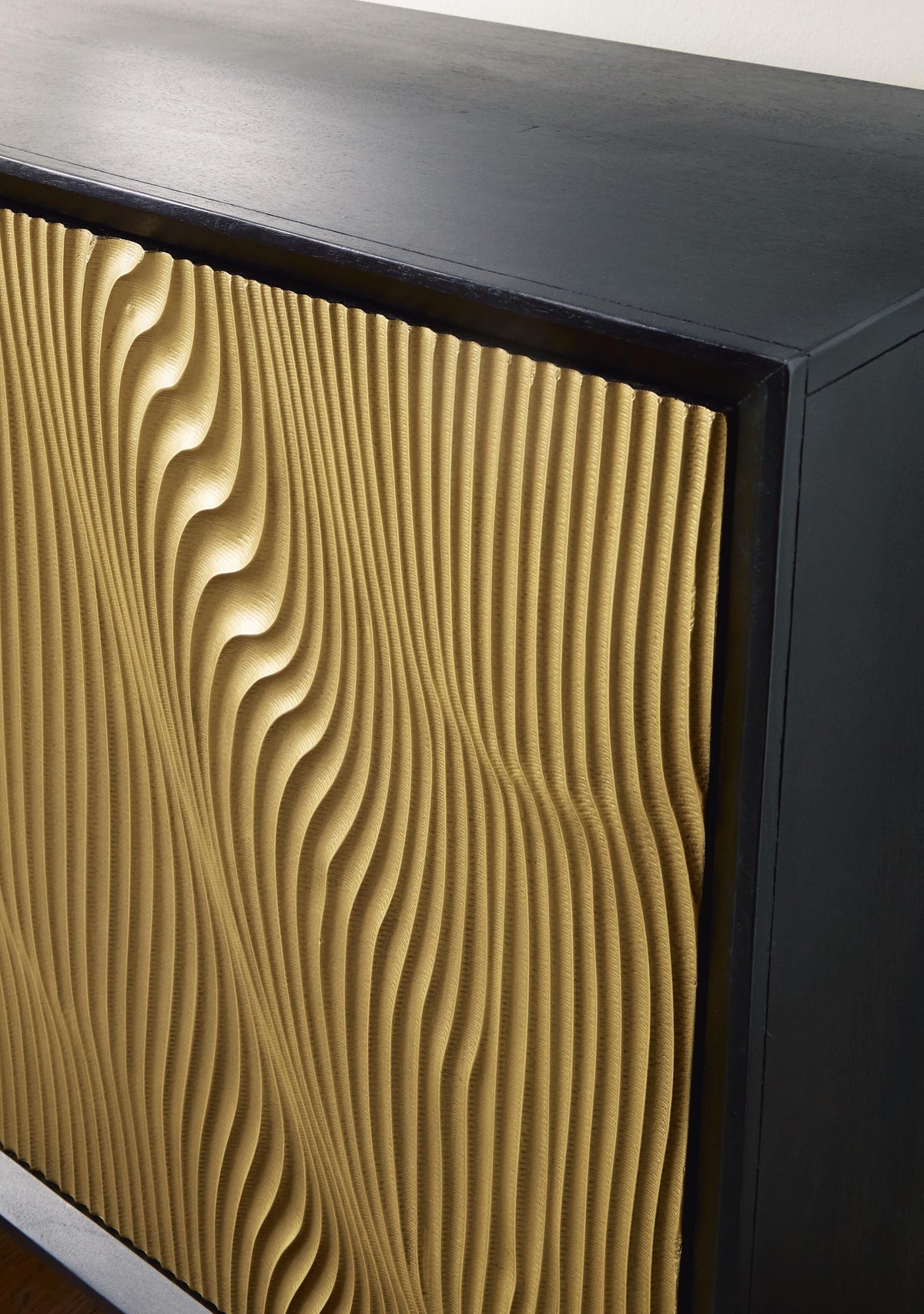 Tayner Accent Cabinet - A4000654 - finish or detail (supplier image 6)