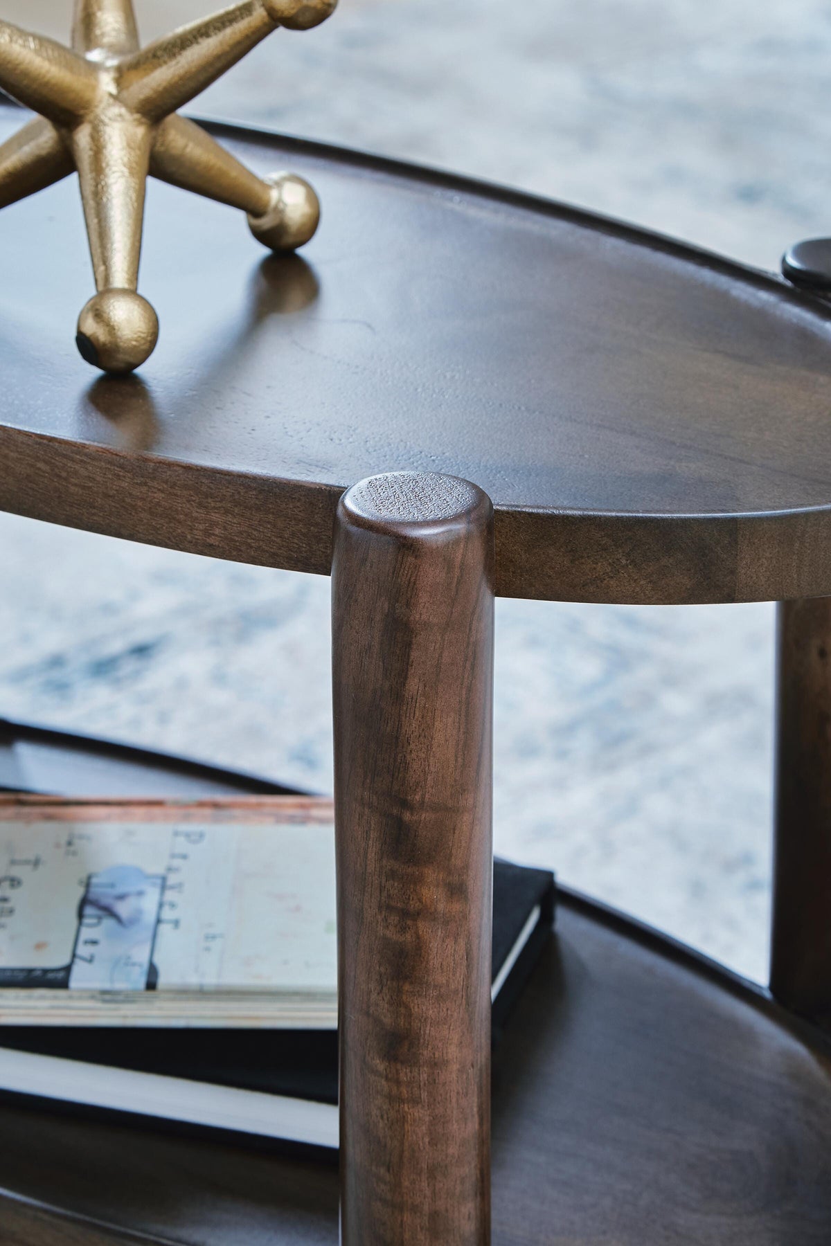 Wiattbury Accent Table - A4000714 - finish or detail (supplier image 4)
