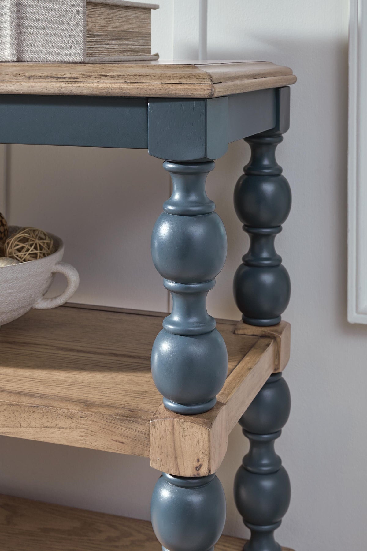 Finnworth Console Sofa Table - A4000734 - finish or detail (supplier image 6)