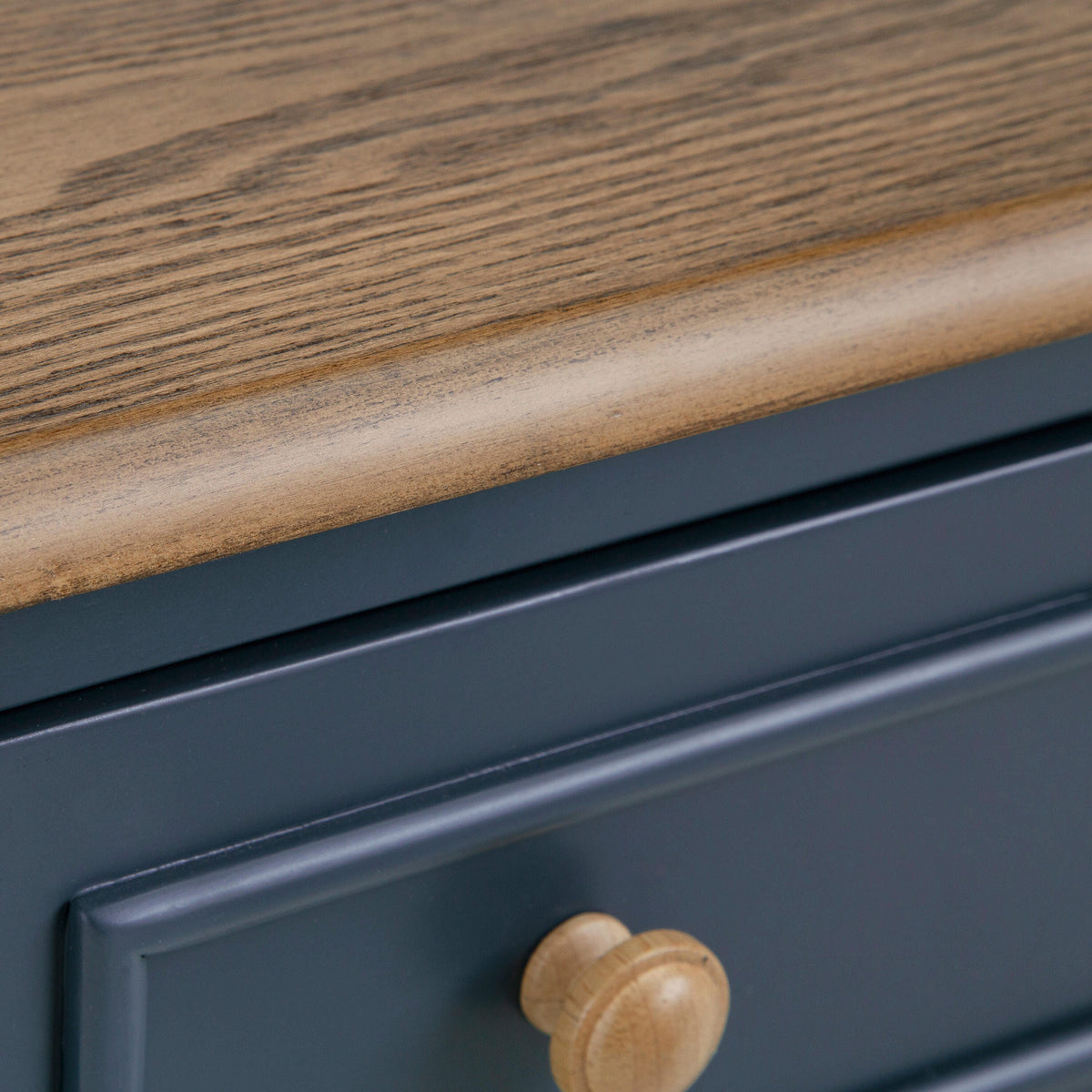 Finnworth 70" Bookcase - A4000735 - finish or detail (supplier image 7)