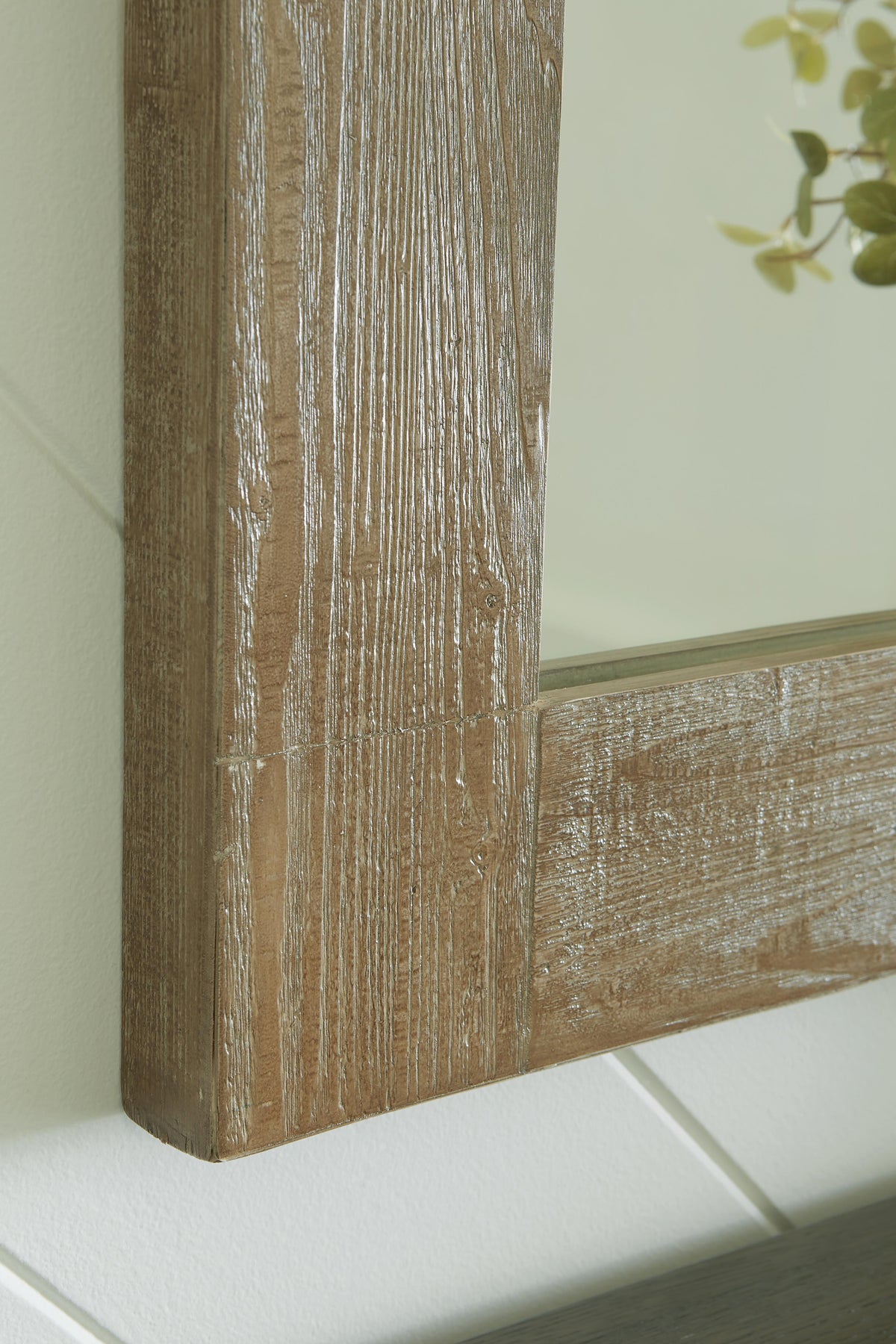 Waltleigh Accent Mirror - A8010277 - finish or detail (supplier image 5)