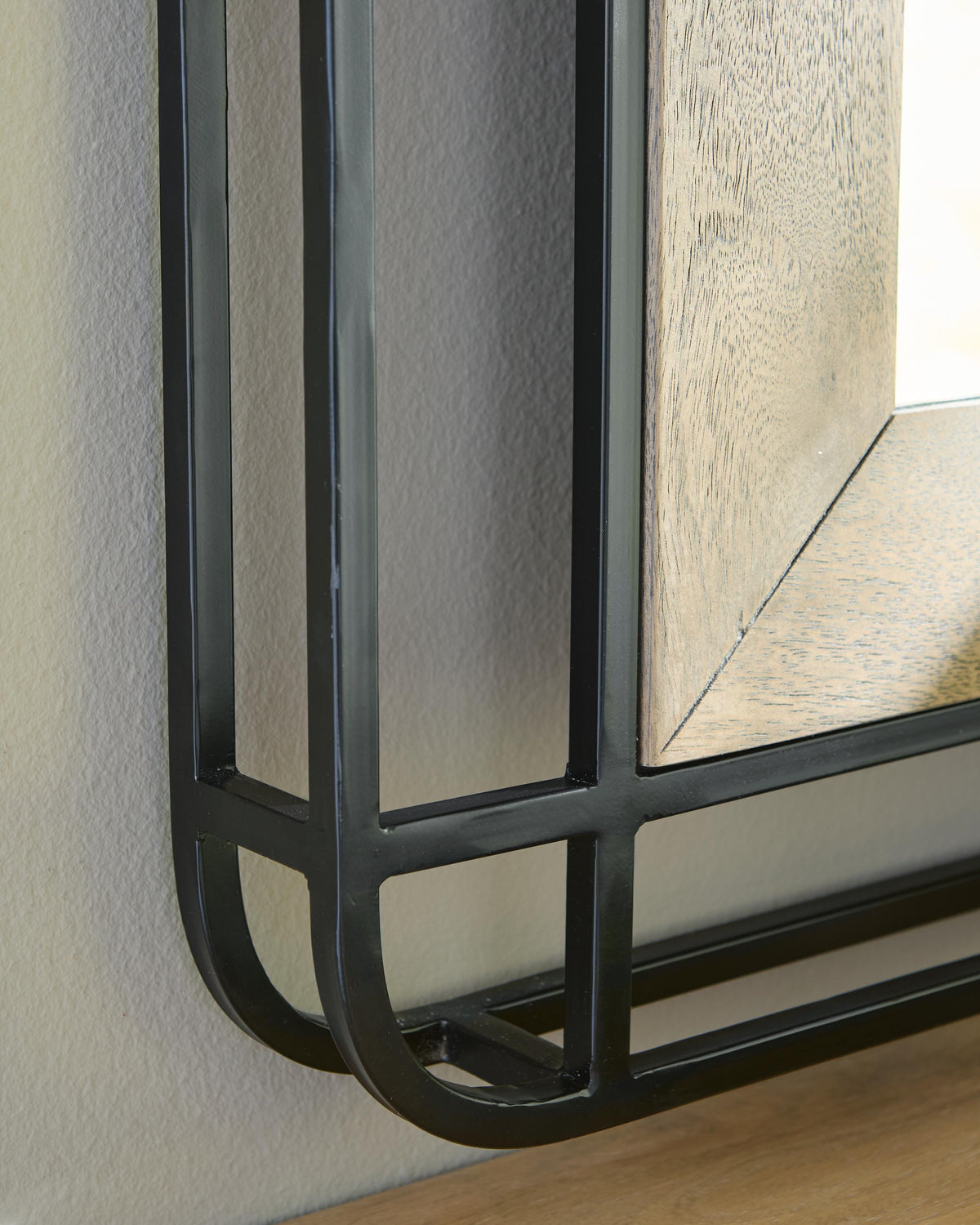 Beelman Accent Mirror - A8010409 - finish or detail (supplier image 5)