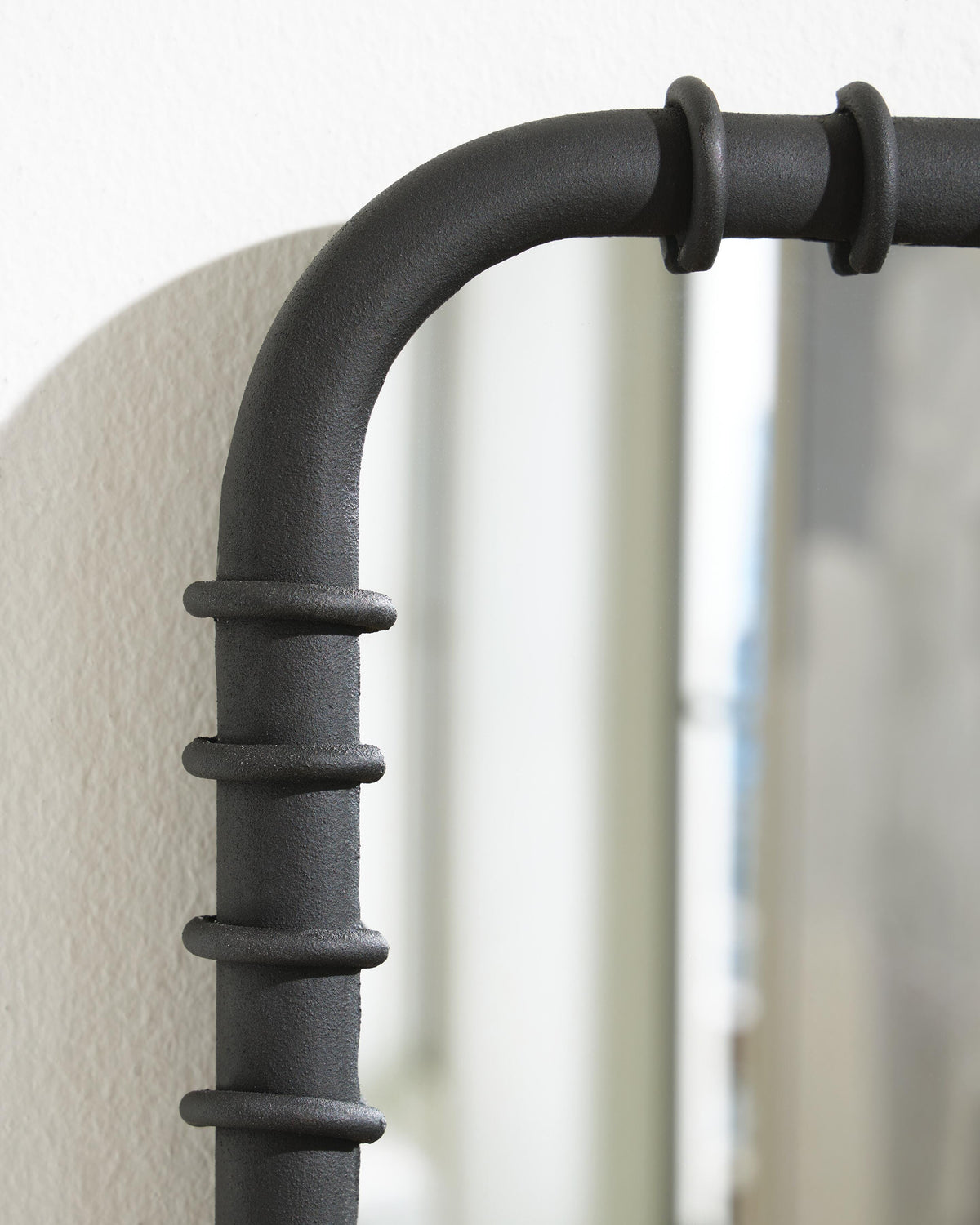 Judlow Accent Mirror - A8010419 - finish or detail (supplier image 6)